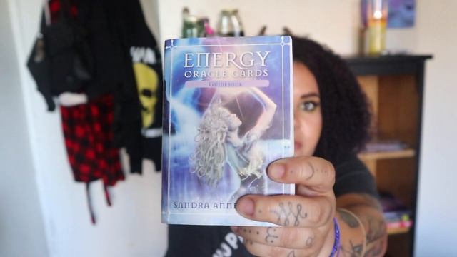 DIVINATION WITH THE TAROT & ORACLE: Tips,Tricks, & Book Recommendations смотреть онлайн