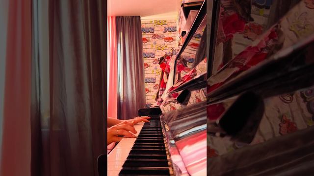 «Мальчик на девятке» Dead Blonde на пианино смотреть онлайн