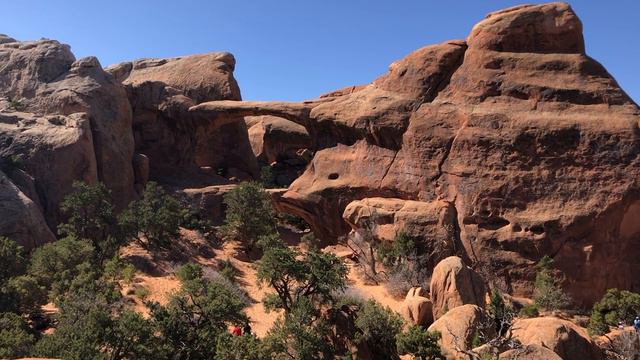 Hiking the MOST DIFFICULT Trail at Arches National Park - Devils Garden Moab Vlog смотреть онлайн
