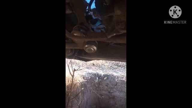 ВАЗ тягает руль вправо-влево по дороге. смотреть онлайн