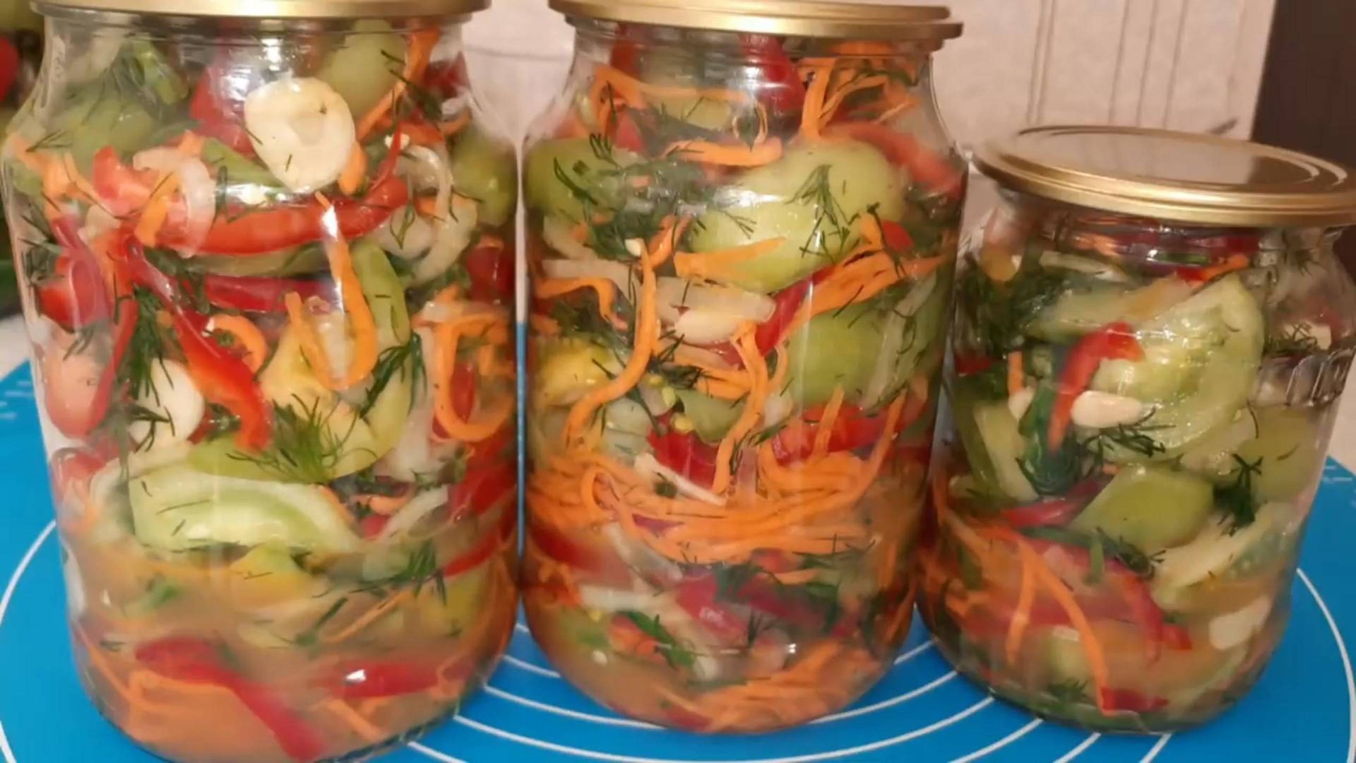 Обалденный Салат на Зиму! Салат из зеленых Помидор Понравится всем! смотреть онлайн