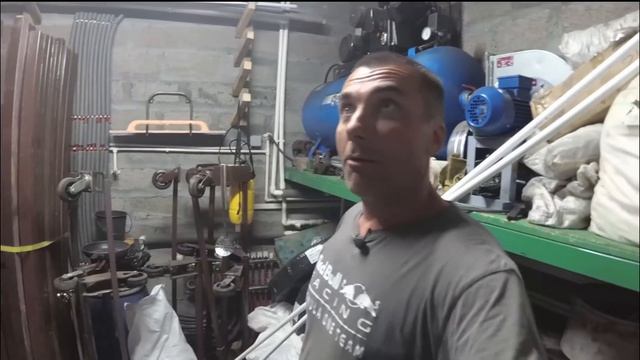 Гараж из бетона в 2 этажа с котельной. Жизнь в гараже. смотреть онлайн
