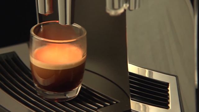 JURA E8 - Kaffeevollautomat - Fully automatic coffee machine смотреть онлайн