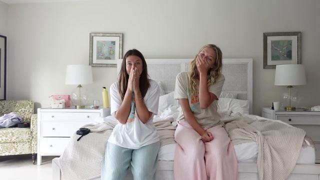 CAYMAN ISLANDS VLOG: Grey Bandit swim, catching up with friends, and swimming with stingrays!!! смотреть онлайн