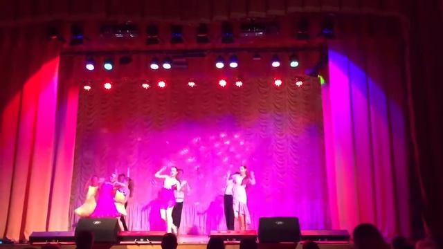 «Школа танцев» Витамин Д смотреть онлайн