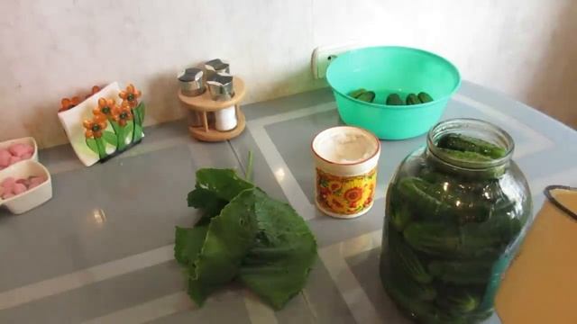 БОЧКОВЫЕ огурцы на зиму | квашенные ОГУРЦЫ в банке! смотреть онлайн
