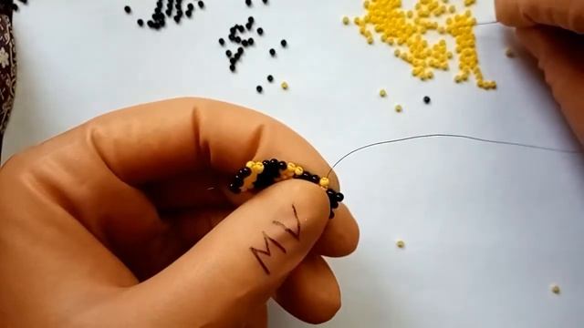 Буква Б из бисера. Кирпичный стежок. Плетем вместе! Для начинающих. смотреть онлайн