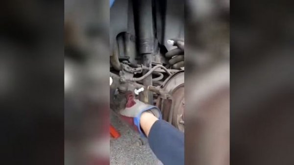 Opel Zafira Tourer rear brake pads change / Opel zafira Tourer takaajarrupalojen vaihtaminen