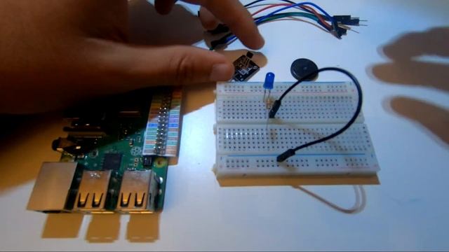 Tutorial Raspberry Pi KY-003 con Python: Sensor magnético смотреть онлайн