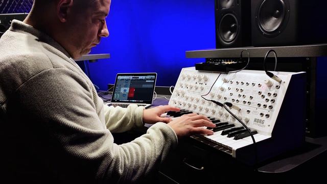 KORG MS-20 FS WH + VOLCA BEATS - Sound Demo смотреть онлайн