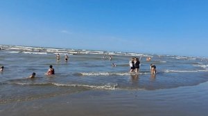 Как россияне отдыхают в Азербайджане в Баку на море