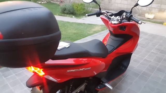 Me divorcio de Honda! ( Honda PCX 150) problemas Honda Argentina. смотреть онлайн