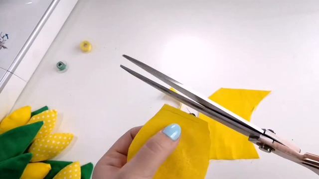 DIY: ШЬЕМ ТЮЛЬПАН СВОИМИ РУКАМИ? МК "Текстильный тюльпан" . ТЮЛЬПАН ИЗ ТКАНИ✂. Подарок на 8 марта смотреть онлайн