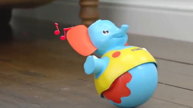 Интерактивная неваляшка - Слоник учится ходить Tomy Tap N Toddle Elephant смотреть онлайн