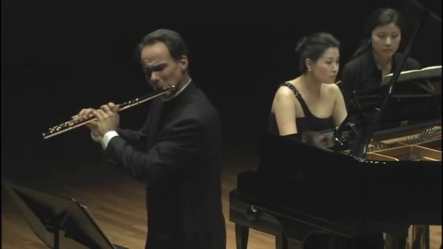 W.A. Mozart: Flute Concerto in D-major, K. 314. III. Rondeau (Allegro) (Mathieu Dufour, flute) смотреть онлайн