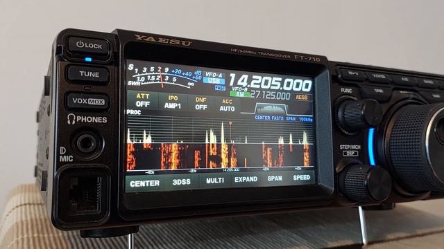 Yaesu FT 710 versus ICOM 7300 смотреть онлайн