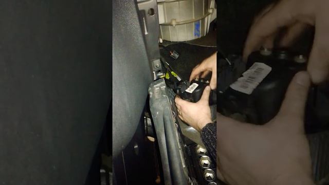 Ремонт резистора моторчик печки ч4 опель корса д 2008 видно работу контактов печка не работает смотреть онлайн