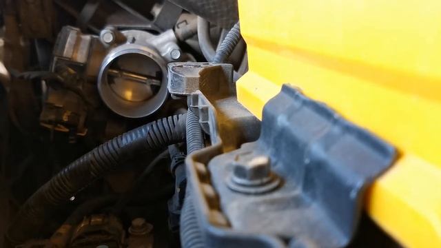 Положение дроссельной заслонки Kia Rio QB смотреть онлайн