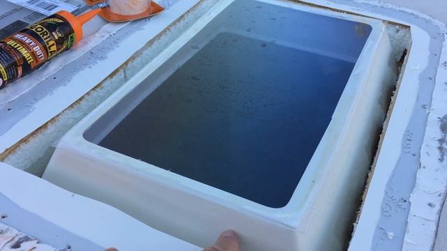 RV Skylight Replacement and Challenges Faced During the Process смотреть онлайн