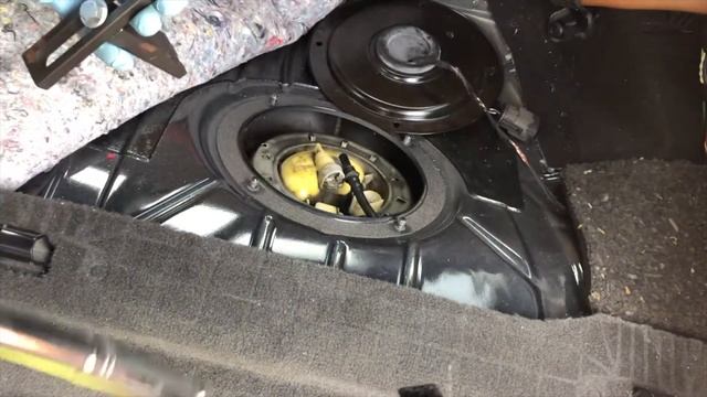 Replace Fuel Pressure Regulator - BMW e92 смотреть онлайн