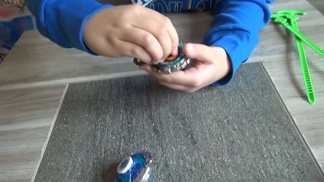 toupies infinity nado смотреть онлайн