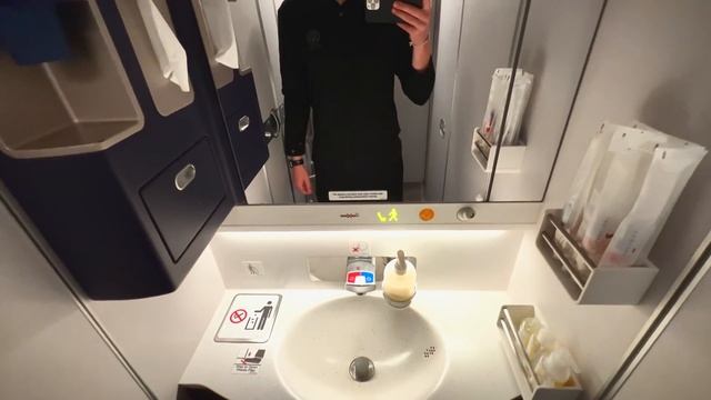 World's LONGEST Flight In Singapore A350-900ULR Business Class смотреть онлайн