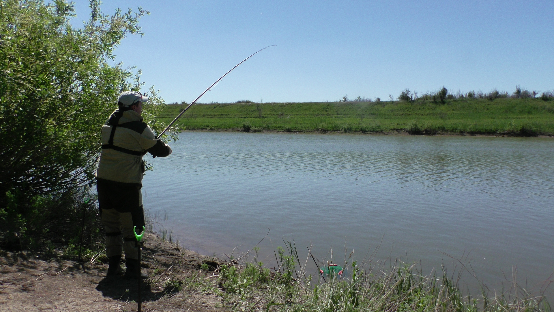 Рыбалка. ЛЕЩ уважает эту НАЖИВКУ. Ловля леща на реке смотреть онлайн