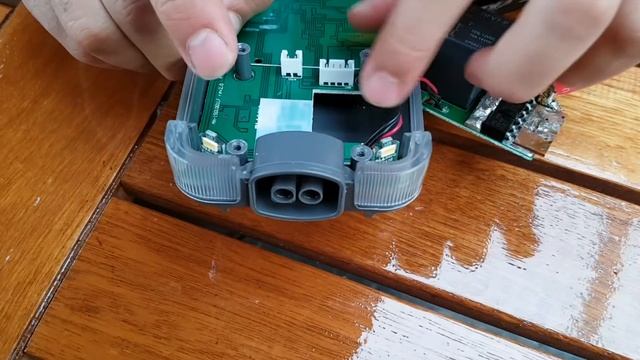 Inside Noco GB40 Battery Booster Jump Starter Review смотреть онлайн