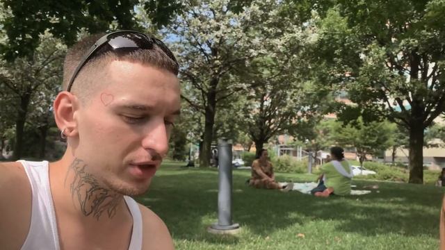 ЖИВУ СВОЮ ЛУЧШУЮ ЖИЗНЬ смотреть онлайн