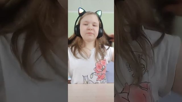 Беспроводные светящиеся наушники с ушками! Промокод на скидки в описании видео смотреть онлайн