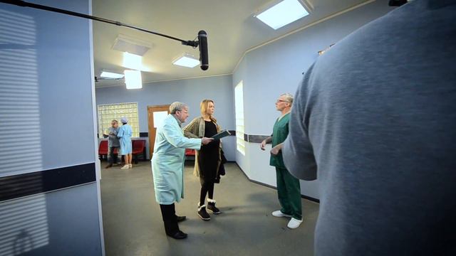 Черговий лікар. Backstage. В операційній смотреть онлайн