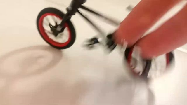 Finger Scooter Finger BMX Fingerboard | Best tricks on Fingerboard, BMX Finger Scooter | Free ride смотреть онлайн