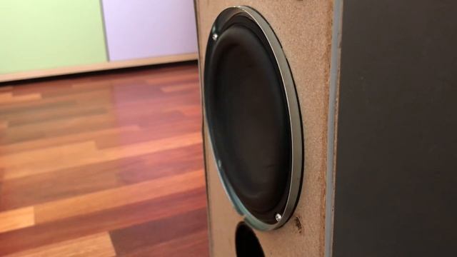 Басс тест сабвуфера на ниских чястотах ??? смотреть онлайн