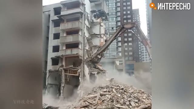 Экскаваторы работают в чрезвычайно опасных условиях! смотреть онлайн