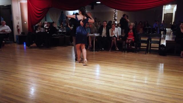 Andre Franco Rodrigues & Sandy Flippo "Verano Porteño" en Dallas, Texas смотреть онлайн