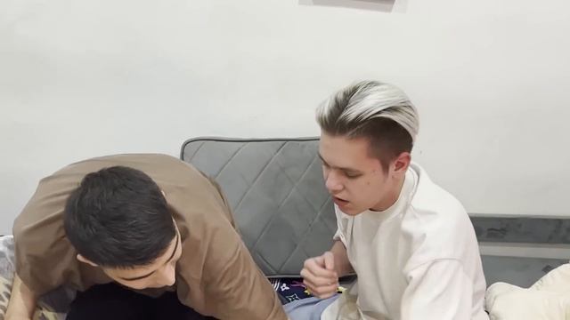 ВЗЛОМАЛ АЙПАД ДЖЕНТЕЛЬМЕНА ПОКА ОН СПАЛ И СЛИЛ ВЕСЬ ИНВЕНТАРЬ? смотреть онлайн