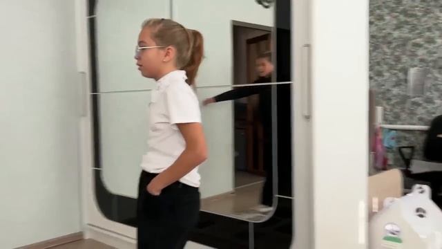 ЗАПАХЛО Н Г . В МУЗЫКАЛКУ СО СЛЕЗАМИ. ЗАПИСАЛИСЬ В КРУЖОК РИСОВАНИЯ. 20.10.23. смотреть онлайн