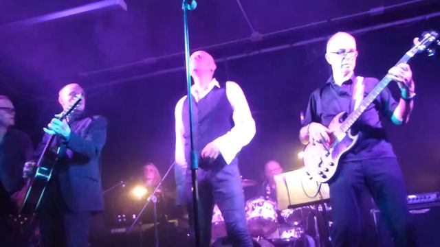 HOLY HOLY Glenn Gregory "Ziggy Stardust" The Welly Club Hull June 22nd 2015 смотреть онлайн