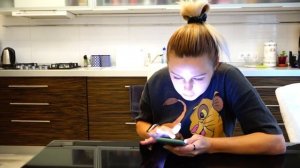 ВОЛШЕБНЫЕ ТУФЕЛЬКИ! Почему родители выполняют все желания Амельки?