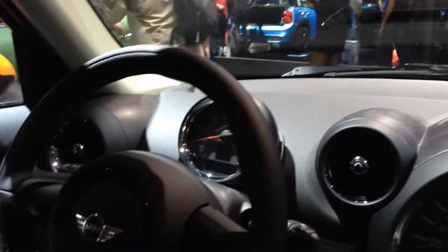 Kia Soul 2015 vs Mini Countryman 2015 смотреть онлайн