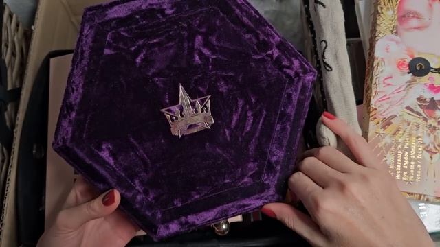 Возможно будет полезно к Чёрной Пятнице. КОСМЕТИЧКА на ближайшее время. смотреть онлайн