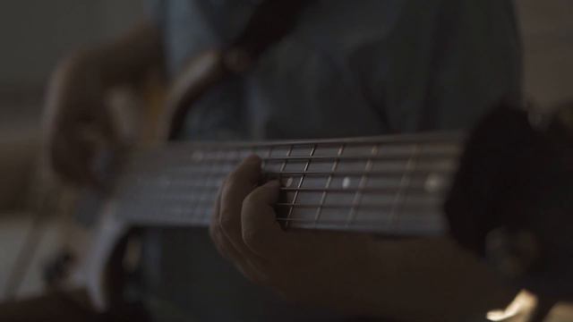 BRIGHT IN THE DARK (feat.) Anna Luna смотреть онлайн