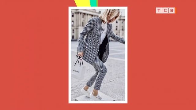 С чем носить белую футболку: советы для мам смотреть онлайн