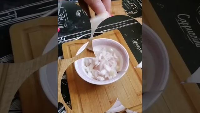 Простой салат с рыбой горячего копчения? смотреть онлайн