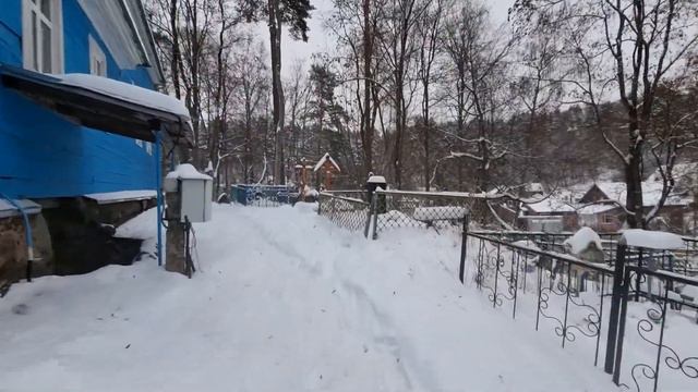 Могилы подвижников у Казанского храма в Пушкинских горах смотреть онлайн