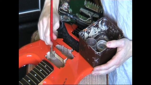 Guitar Maintenance: Sheilding and restringing смотреть онлайн