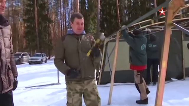 Многотонные «Ярсы» пересекают реку по понтонному мосту смотреть онлайн