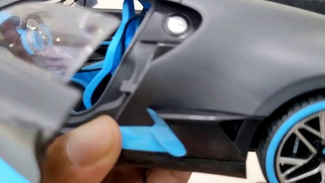 BUGATTI DIVO -1/18 BBURAGO