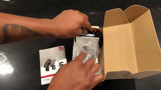 sE Electronics V Kick microphone unboxing ! 🔥🎤🥁🎛🔥 смотреть онлайн