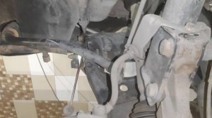 Renault Duster 2.0 51000 км. замена шаровой опоры